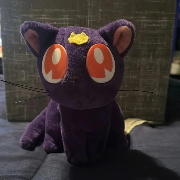 Retro Luna Plush - Picture 3 of 8